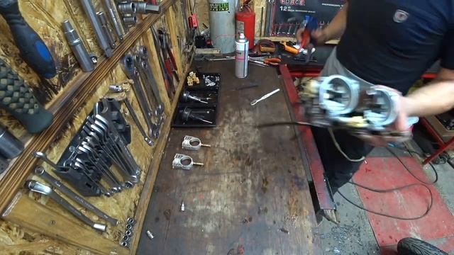 чистка карбюраторов Yamaha TDM (переборка с ремкомплектами) смотреть онлайн