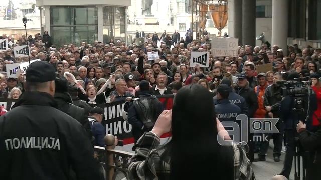 Тоалетни пред Уставен смотреть онлайн