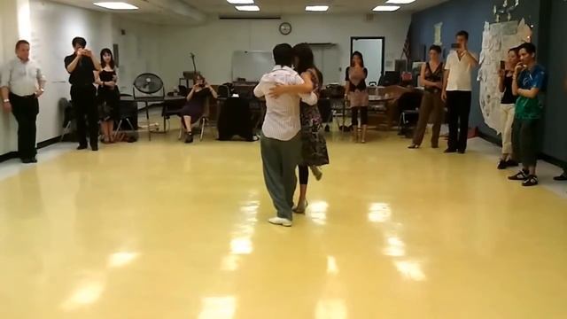 Sebastián and Roxana: demo: Giros & adornments with lapices - SMiTH 2011 смотреть онлайн