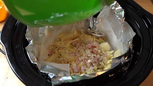 Slow Cooker Cheese and Bacon Potatoes | One Pot Chef смотреть онлайн