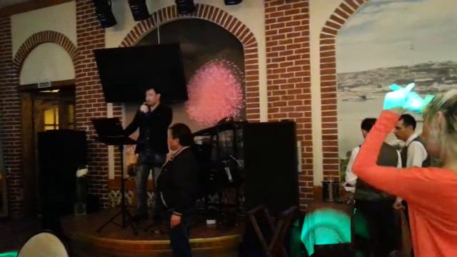 Поет Асад Рахимов в ресторане Бакинский Бульвар на Наметкина 3)))) смотреть онлайн
