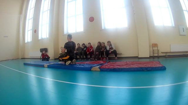 Урок гімнастики (елементи акробатики) 12.02.2021 смотреть онлайн