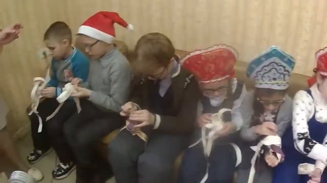 Мастеров плетения русских лаптей, делаем рекламу на всех страницах , продаём билеты и на гастроли!