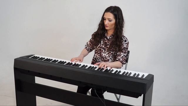 Некрасивые глаза (pianocover) Яна Белочка смотреть онлайн