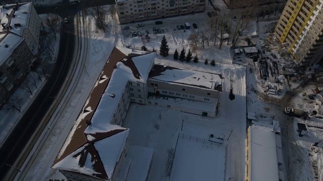 Уфа с высоты 400 метров // Стадион Нефтяник (ФК Уфа), школы №86, 61, парк Победы, Черниковка смотреть онлайн