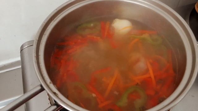 Куриный супчик с вермишелью и тарелочка с сыром, 5 видов. Париж/Soupe De Poulet Aux Vermicelles ?.