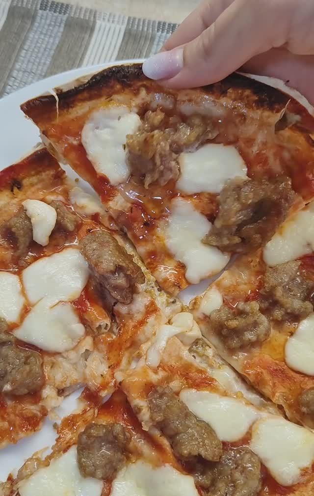 Аля пицца на тонком тесте за 20 минут ???