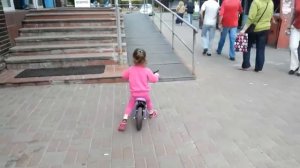 Транспорт для детей. Беговел. Яна катается на беговеле.  a bicycle