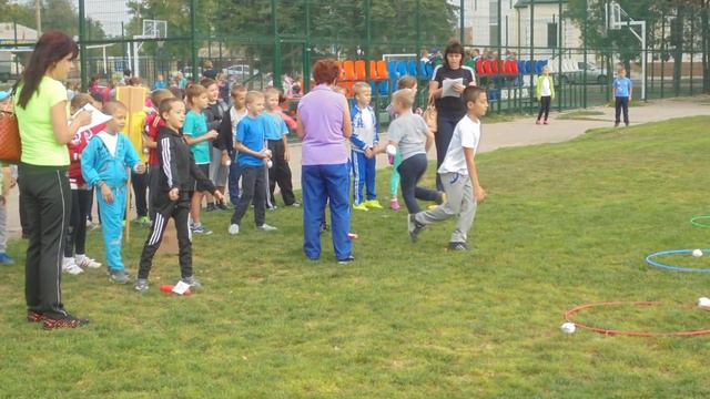 День Здоровья. Первое задание - метание ядра. Попади в цель!!! смотреть онлайн