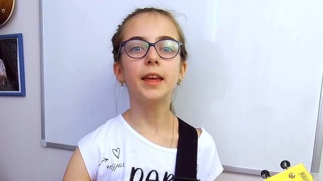 Квадроух и Алиса дают 12 урок в студии Просто укулеле для детей по игре на укулеле. Аранжировка смотреть онлайн