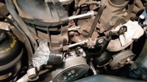 Touareg NF CRCA 3.0 TDI замена помпы, смазка роликов