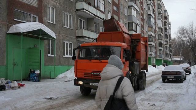 Мусоровоз-коротыш МКМ-44108 (МК-4454-04) на шасси КамАЗ-43255-A3 (К 410 ХТ 22)/ KAMAZ Garbage Truck