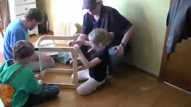 IKEA Childrens Poang Chair Timelapse смотреть онлайн