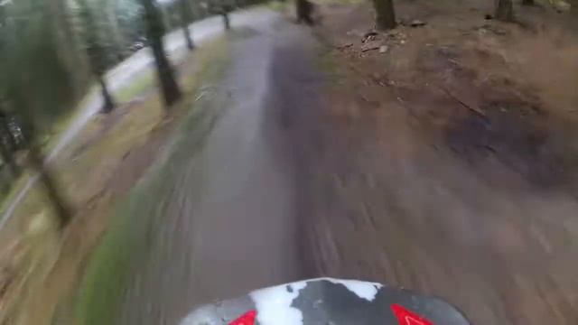 Llandegla free ride area top section - MTB - 2 table tops and the double - helmet cam смотреть онлайн