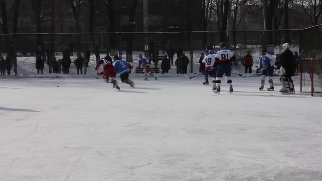 Днепродзержинск хоккей.MOV смотреть онлайн