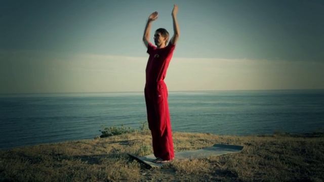 Комплекс йоги для укрепления 1 чакры (1 часть) | Благодат Муна радуга жизни смотреть онлайн
