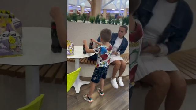 БОКС А4. Что нам приготовил Влад А4 и БУРГЕР КИНГ? #влада4 смотреть онлайн