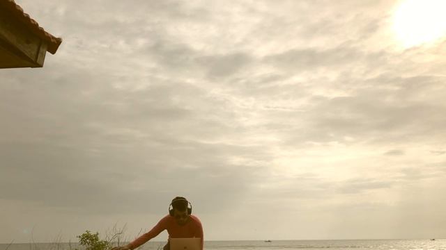 GOA SUNDOWNER | BEACH SET смотреть онлайн