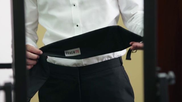 How to Put on a Cummerbund смотреть онлайн
