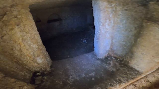 Exploring the Magħlaq Catacombs located at Qrendi Malta смотреть онлайн