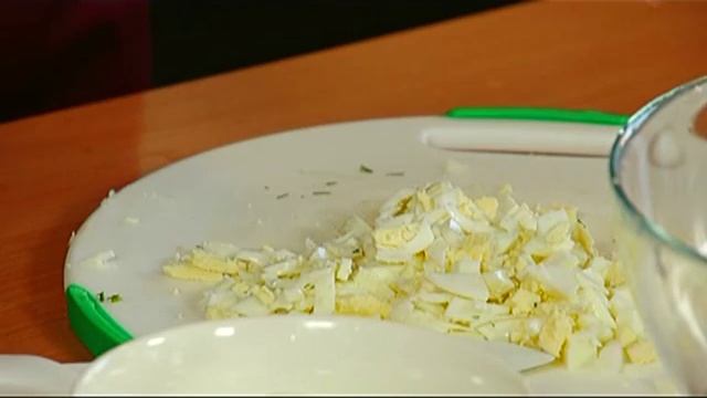 Муж на кухне Пирожки с ветчиной, копченой грудинкой и яйцом (27.04.13) смотреть онлайн