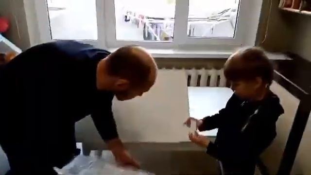 Обзор как правильно сидеть, растущая парта Астек Лидер и ортопедическое кресло Mealux ZMAX-15 Минск смотреть онлайн