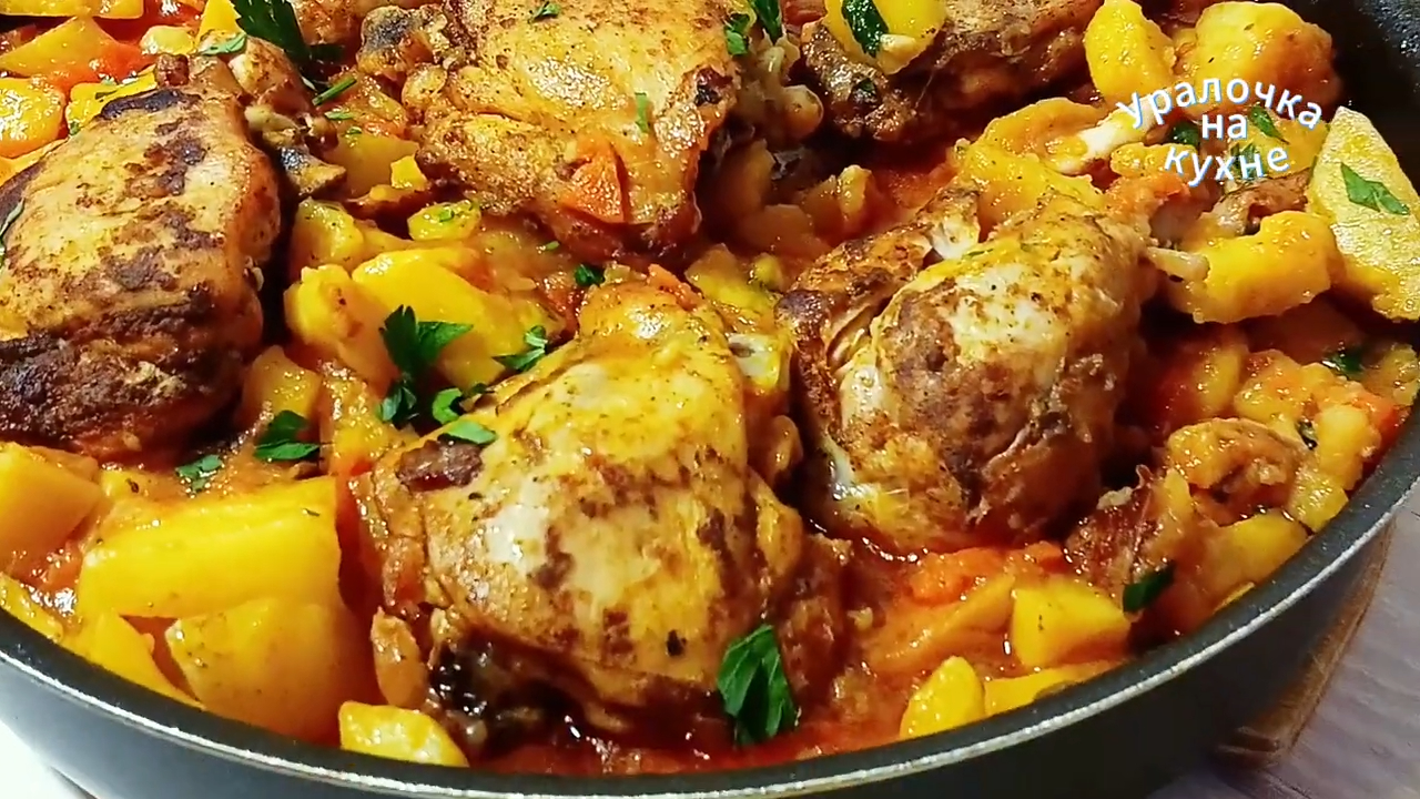 Жареная курица с картошкой. Тушеная картошка с мясом курицы смотреть онлайн