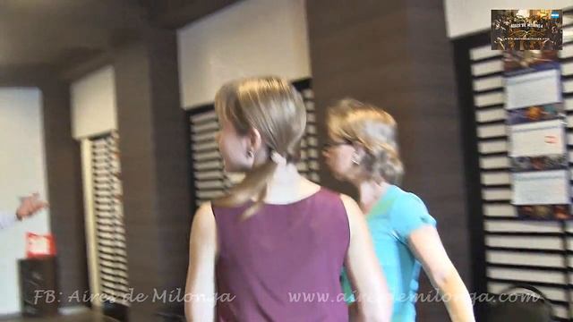 Clase de tango class, урок танго твист на русском , giro de la mujer, San Petersburgo, Rusia смотреть онлайн