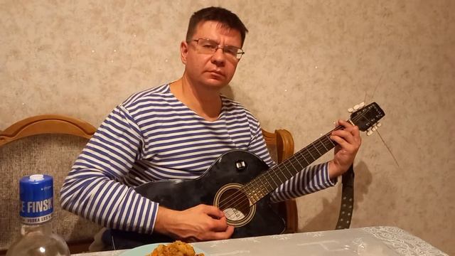 Юрист Александр Беляев взял аккорд на гитаре смотреть онлайн