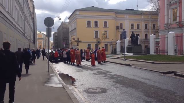 Крестный ход вокруг Богоявленского Собора ( Москва) смотреть онлайн