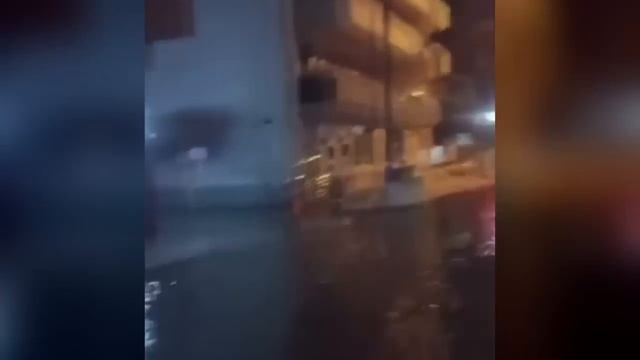 In Turkey, the city of Iskenderun goes underwater after another M4.8 earthquake смотреть онлайн