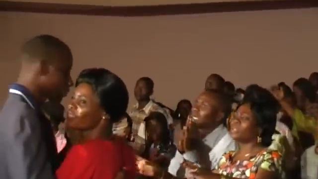 OSUKOLA (Fr Carlyto Lassa et Fr Denis Ngonde) смотреть онлайн