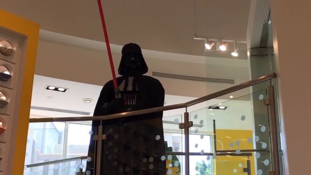 Лего Магазин в ДиснейЛенде (Лос-Анджелес) Lego Store in Los-Angeles смотреть онлайн