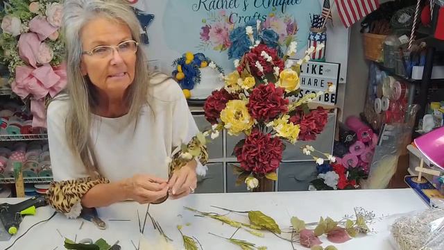 How to Make a Hydrangea Centerpiece смотреть онлайн