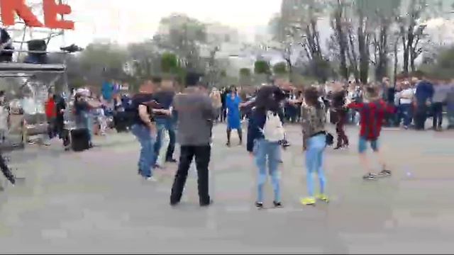 1 Мая в парке Горького. Москва смотреть онлайн