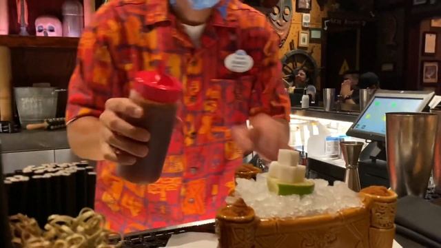 TRADER SAMS ENCHANTED TIKI ROOM DISNEYLAND HOTEL | OPENING DAY | RESERVATIONS | BEST DRINKS смотреть онлайн