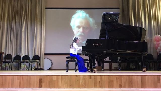 Эдвард Григ. Птичка. Исполняет Дивенко Дарья смотреть онлайн