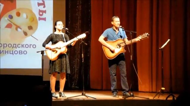 Виктор Иванов и Мария Косян исполняют песню "Белые берёзоньки". 12.05.18г. смотреть онлайн