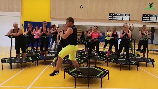 20 Minutes Intense Jumping® Fitness Compilation