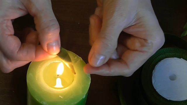 Цветы из атласной ткани  для броши и заколки. Роза из ткани.