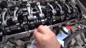 Замена прокладки клапанной крышки 4hg1.Сопливит масло