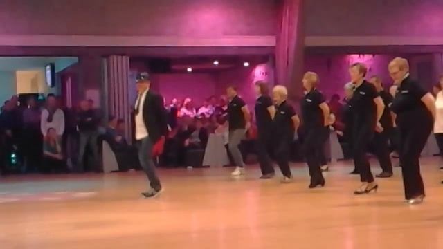 BALLI DI GRUPPO TARANTELLA PULCINELLA MAURO DJ NEW HAPPY DANCE COSSIRANO (BS) смотреть онлайн