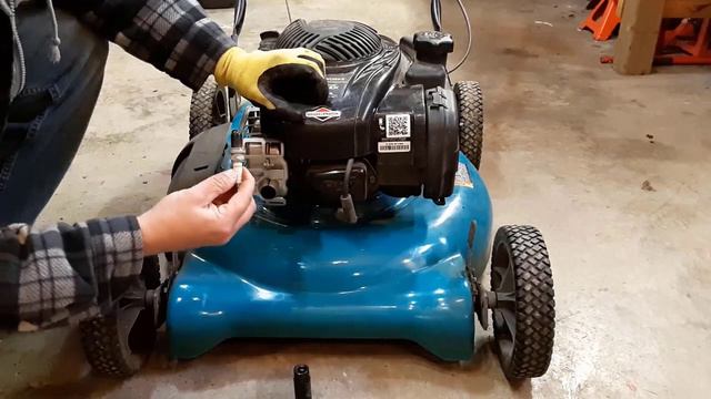 Get A Lawn Mower Ready For Spring // Step by Step Checklist смотреть онлайн