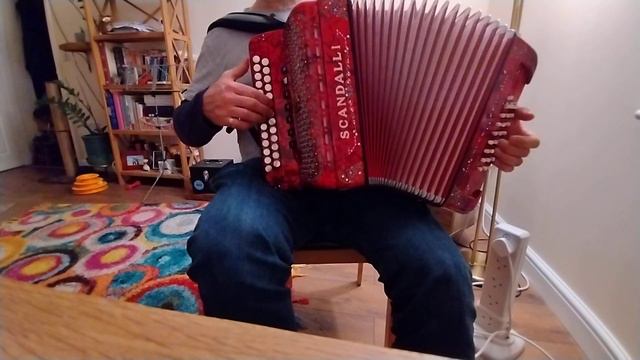 Jingle Bells played on the garmonika. смотреть онлайн