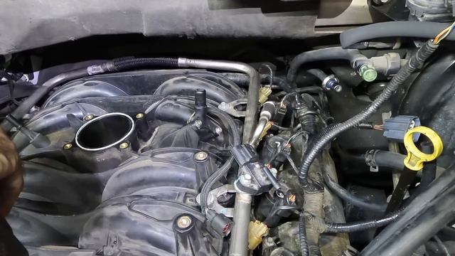 Terrible Intake Nightmare! 2005 Ford Expedition 5.4 3 valve смотреть онлайн
