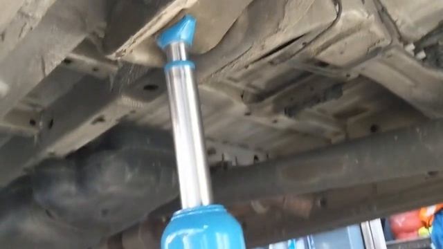 Mercedes Sprinter and VW Crafter wheel change смотреть онлайн