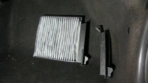 Замена салонного фильтра на Лада Ларгус.