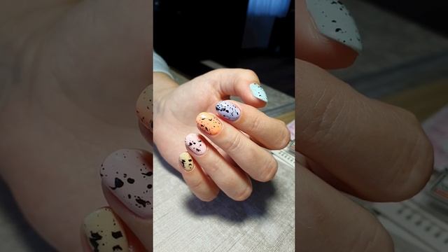 Гель-лак. Эффект "перепелийных яиц". Маникюр 2020. смотреть онлайн
