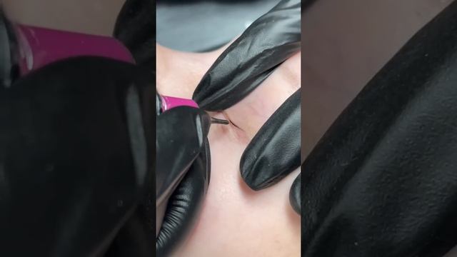 Маленькой Жене 12 лет☺️ у девочки алопеция и это видео, как мы делали ей стрелки? смотреть онлайн