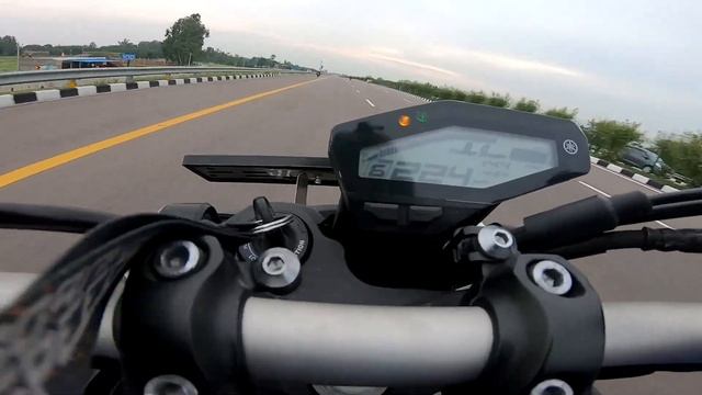 Honda CBR 650R Vs Yamaha MT09 Long Highway RACE | Amazing Battle | Which One Is Faster?